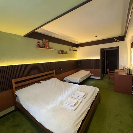 Tirona Hotel